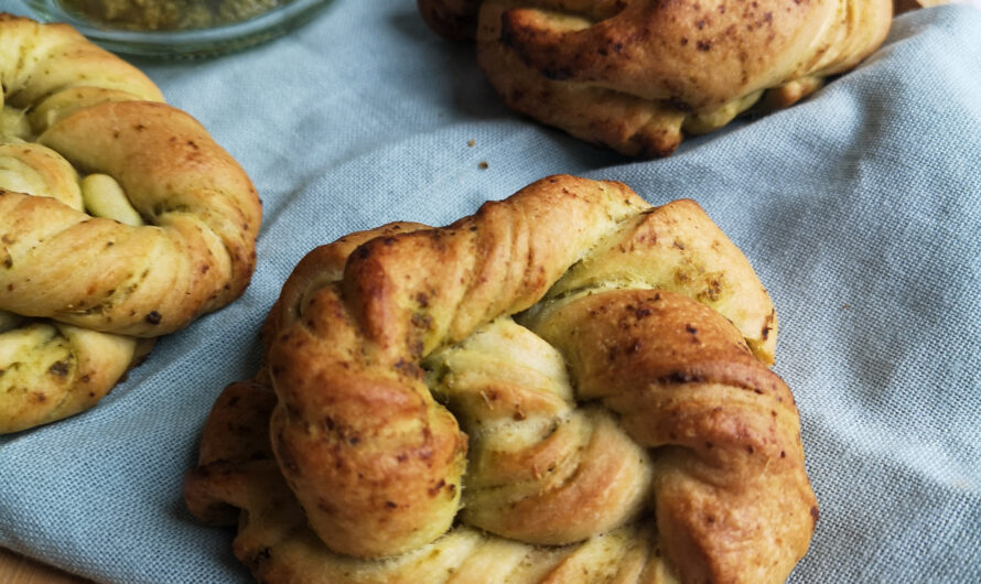 Brioche tressée au pesto de fanes de radis