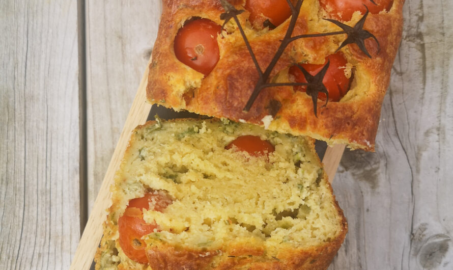 Cake chèvre/fanes de radis/tomates