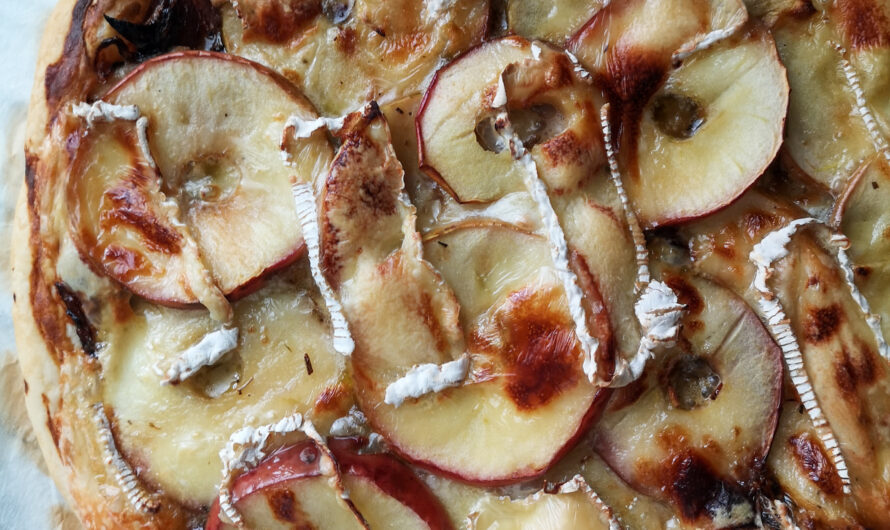 Tarte fine pommes camembert oignons rouges